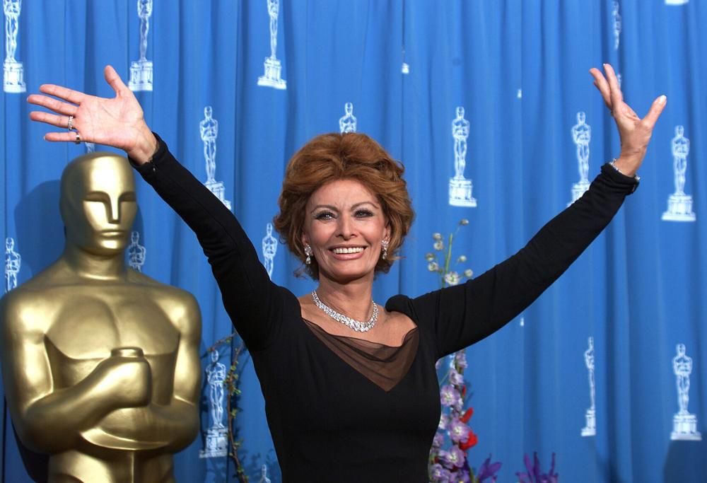 Sophia Loren celebra i suoi  90 anni