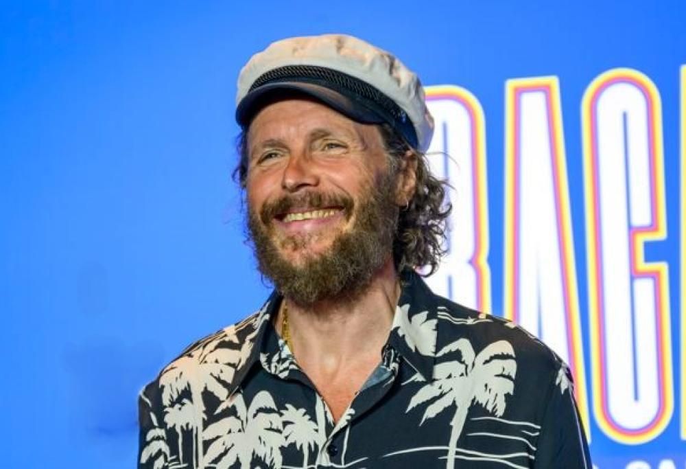 Jovanotti festeggia la scuola Holden con Alessandro Baricco