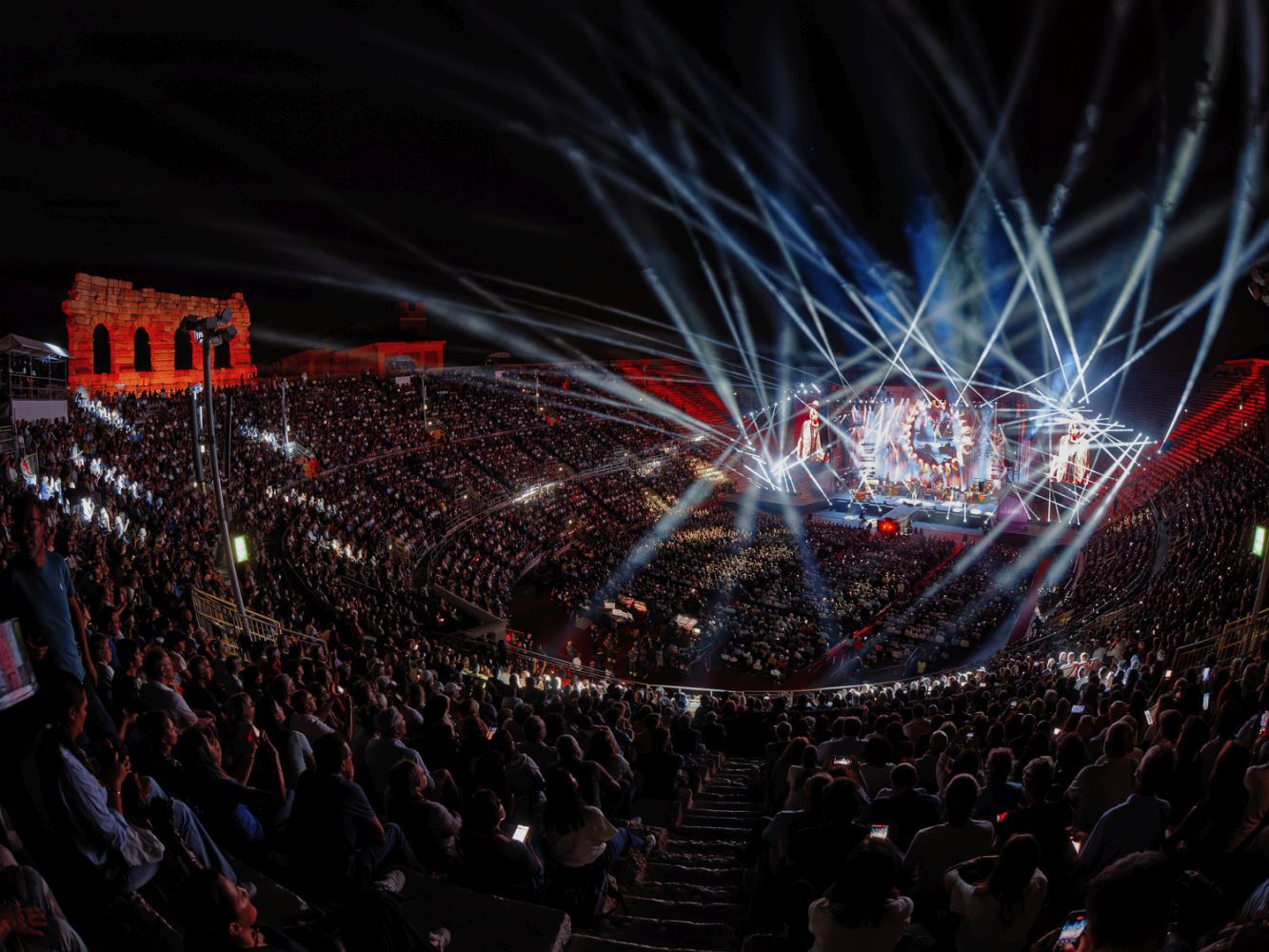 2025-12-18 12_45_40_2025_09_23-zucchero_in_arena_b3-1758640813886-jpg