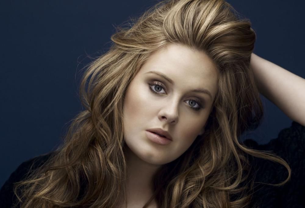 Adele magrissima nella foto di compleanno