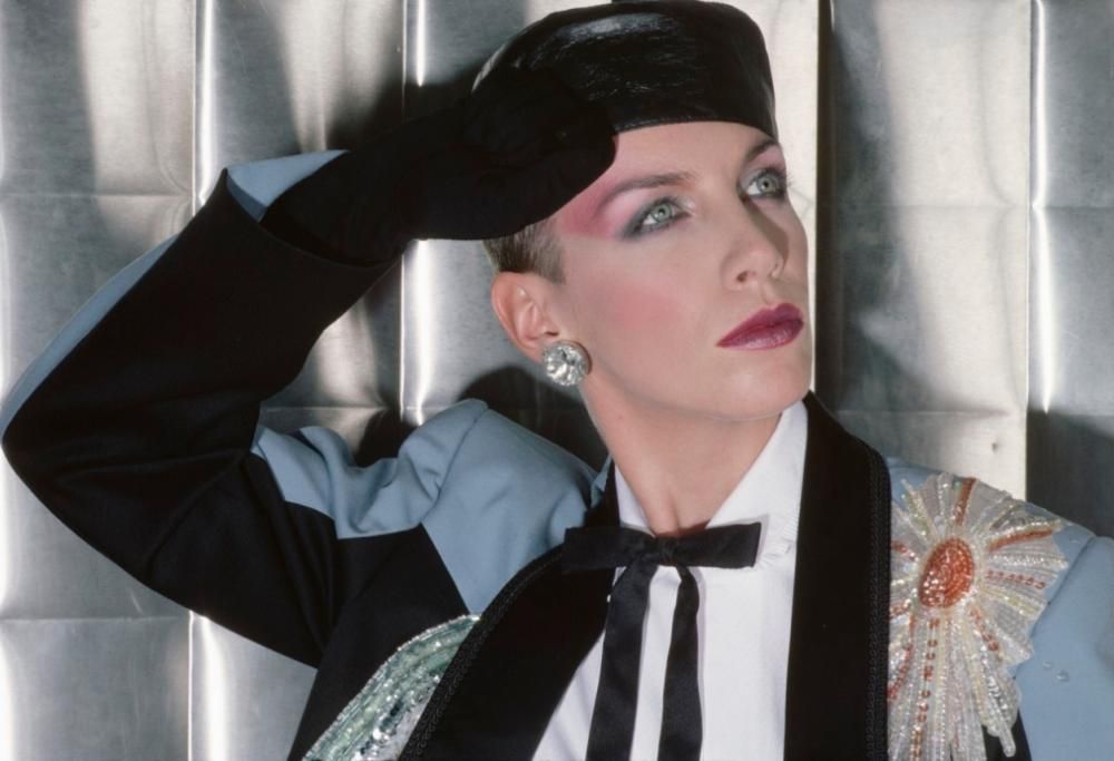 Auguri, Annie Lennox