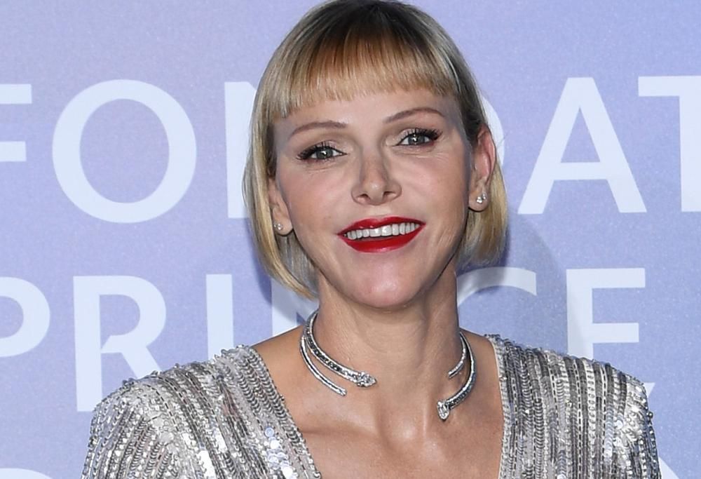 La Principessa Charlene incantevole nella nuova foto di famiglia