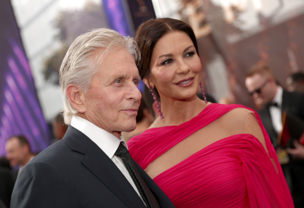 Michael Douglas e Catherine Zeta-Jones si scambiano romantici auguri di compleanno
