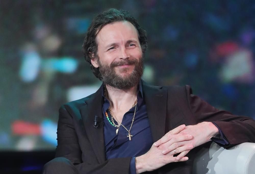 8 gennaio 2010: esce Baciami ancora di Jovanotti