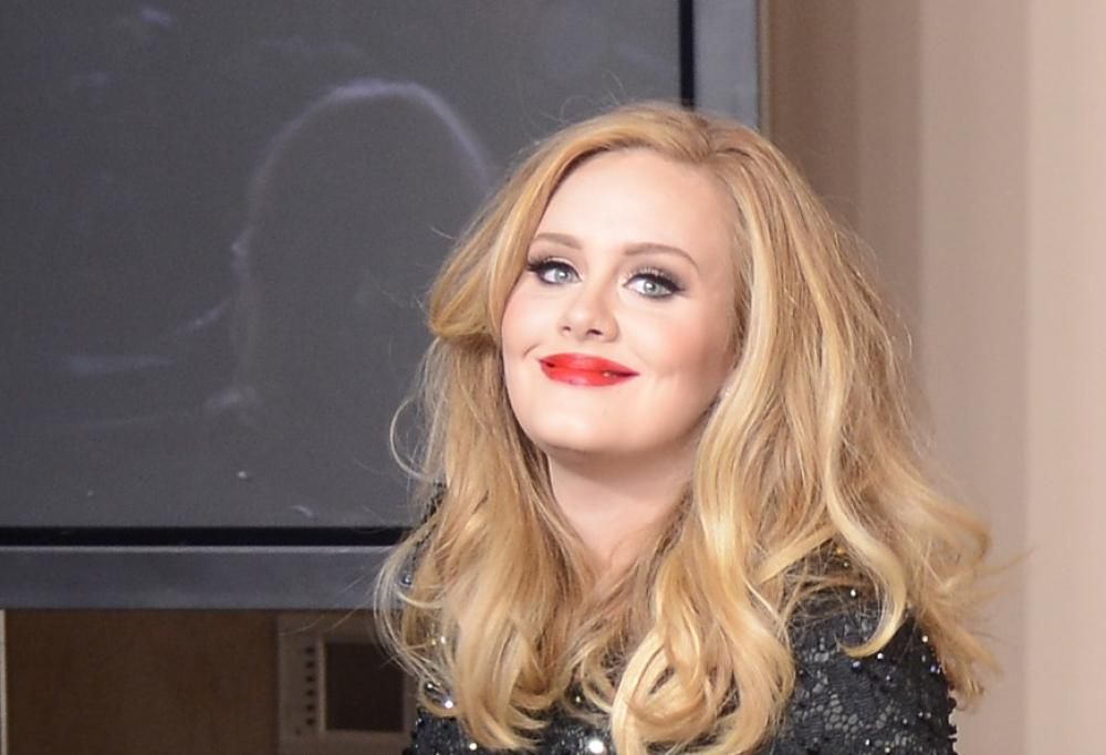Adele: ecco la verità dietro l’annullamento dei concerti a Las Vegas. Ed è davvero sorprendente