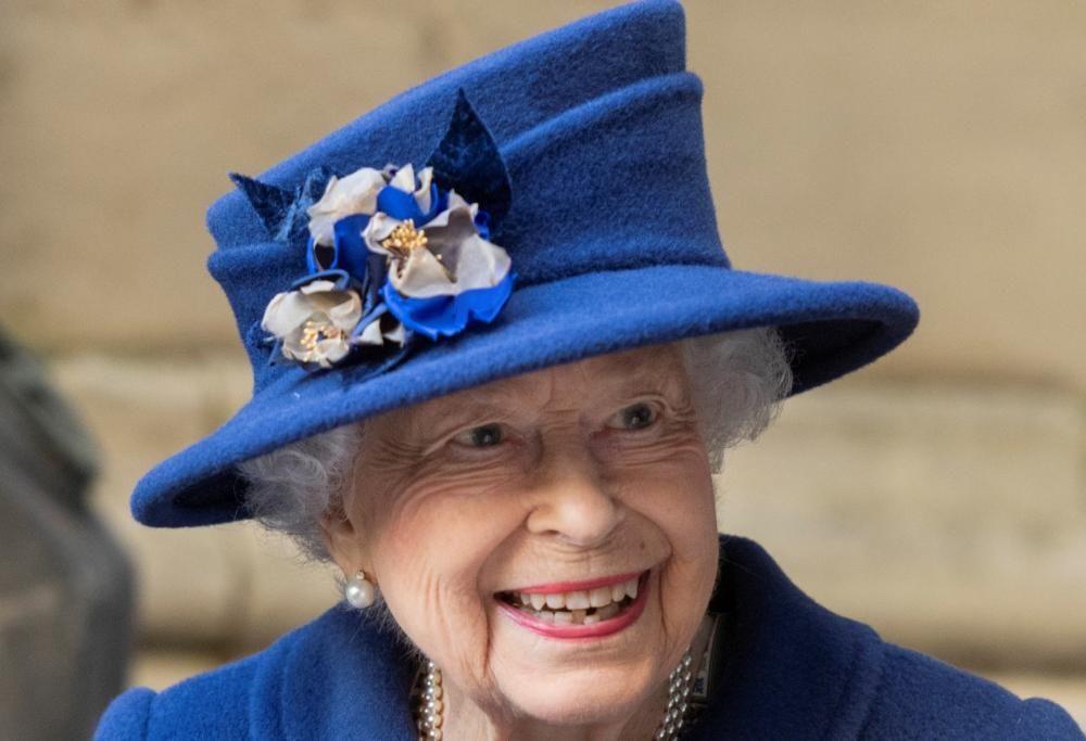 Nuovo successo per la Regina Elisabetta: piace anche agli alieni