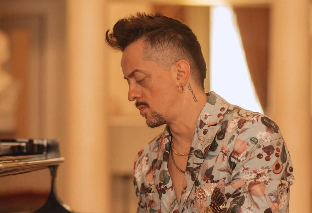 Dardust: è sua la canzone che ha accompagnato il passaggio della bandiera olimpica all’Italia