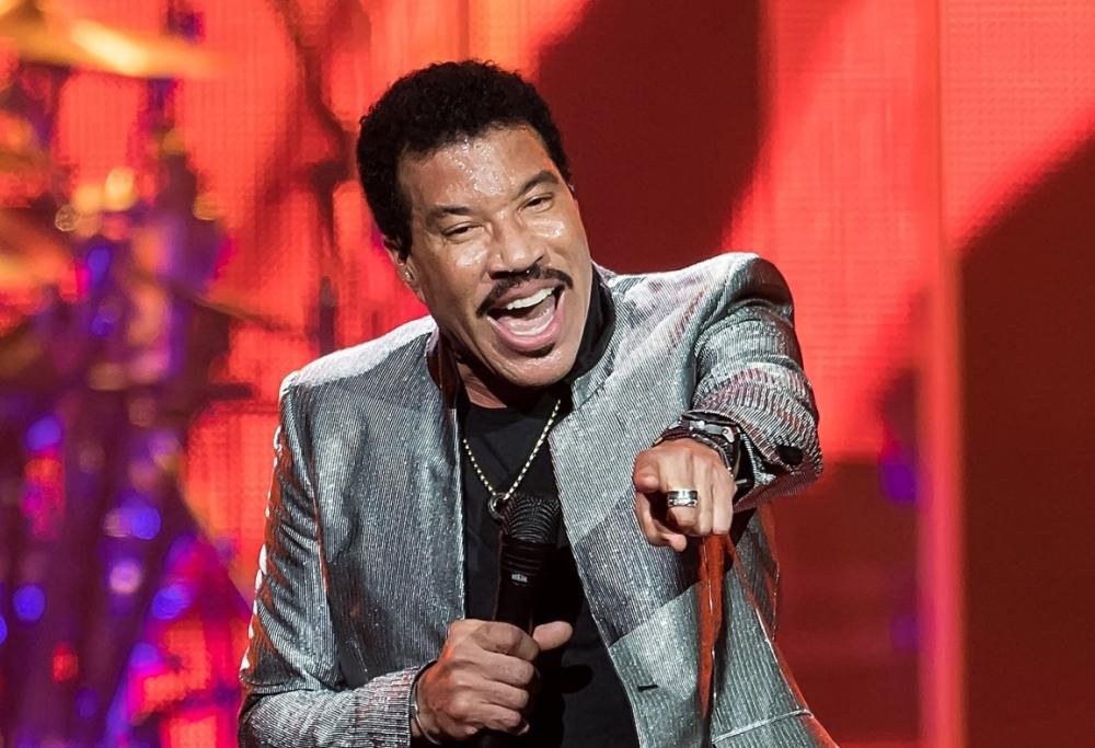 Novembre 1983: Lionel Richie primo in classifica