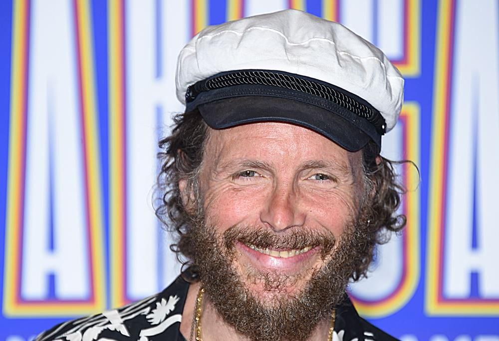 Jovanotti ringrazia amici e fan e parla della sua salute: il video