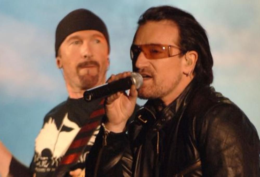 U2: chi è Bram van den Berg, che rimpiazzerà Larry Mullen