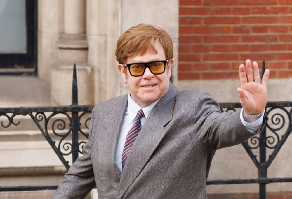 Elton John vende la sua casa di vetro ad Atlanta: il video