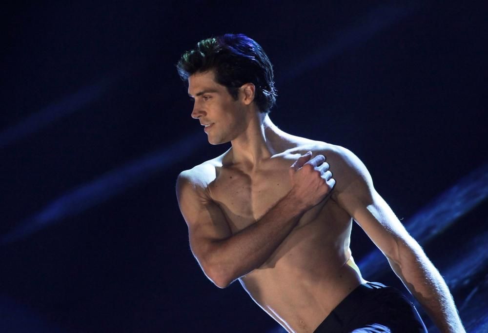 Roberto Bolle conquista a teatro e in tv