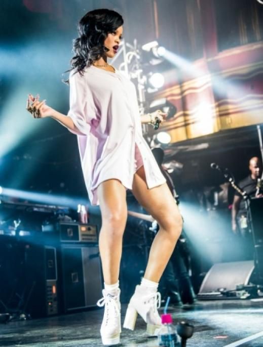 235jpe--rihanna