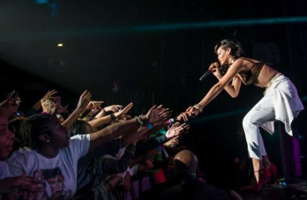 254jpe--rihanna