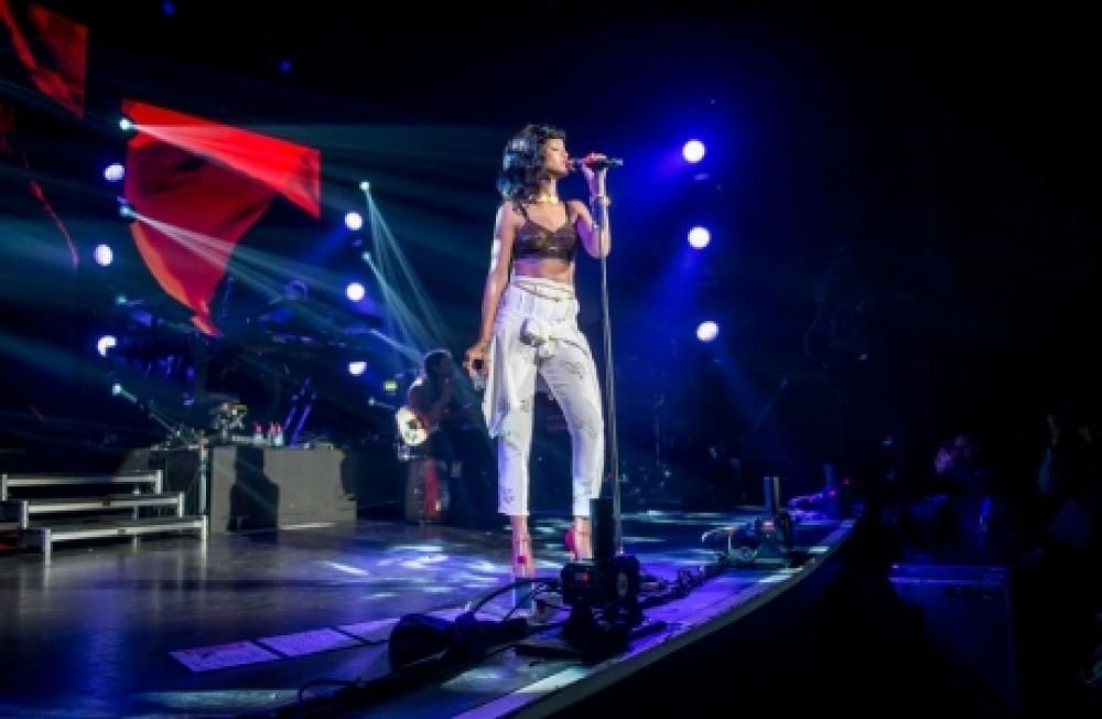 272jpe--rihanna