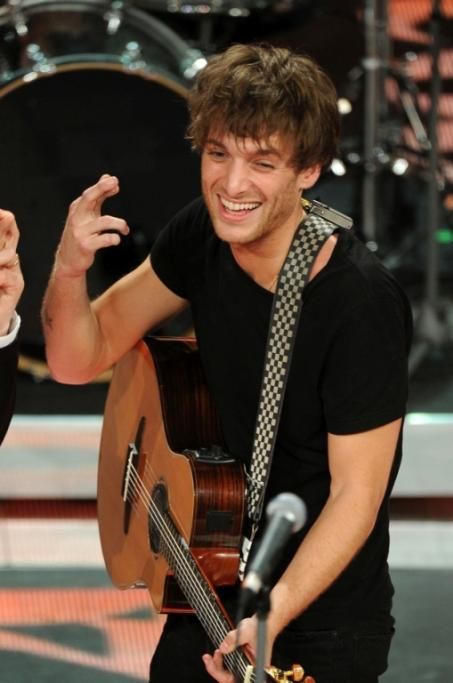 28-La-star-scozzese-Paolo-Nutini-durante-la-sua-performance-ha-lanciato-anche-lanteprima-del-nuovo-singolo-e-anticipato-tre-nuove-date-live-in-Italia-1jpg--festival_di_sanremo