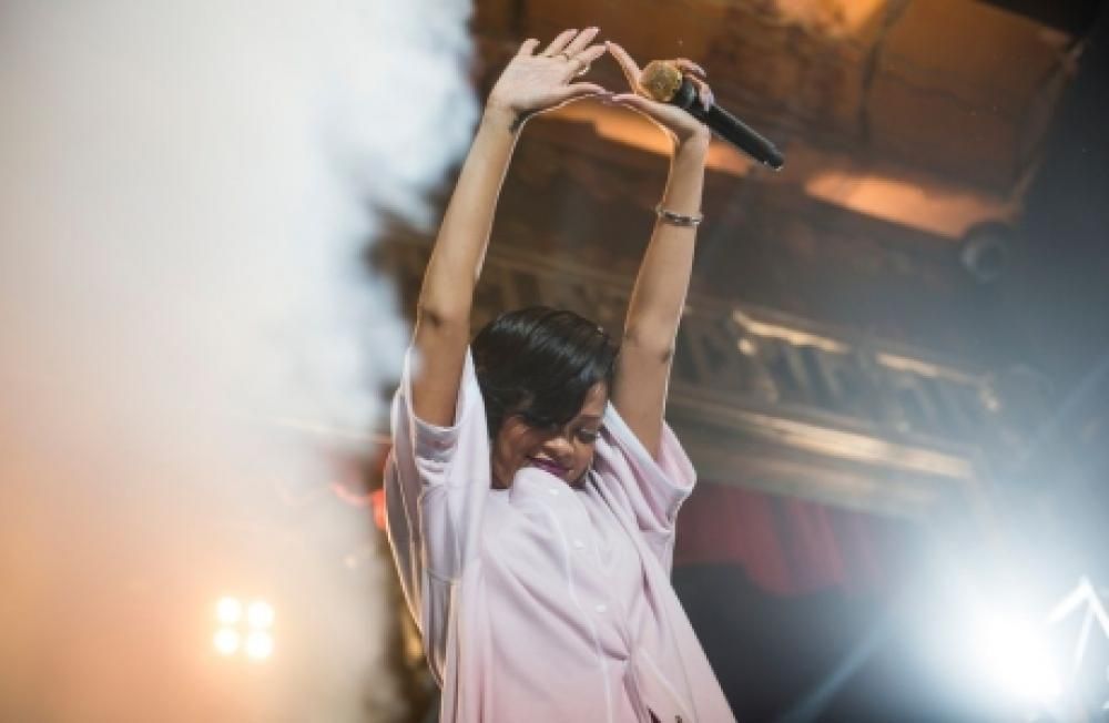 294jpe--rihanna