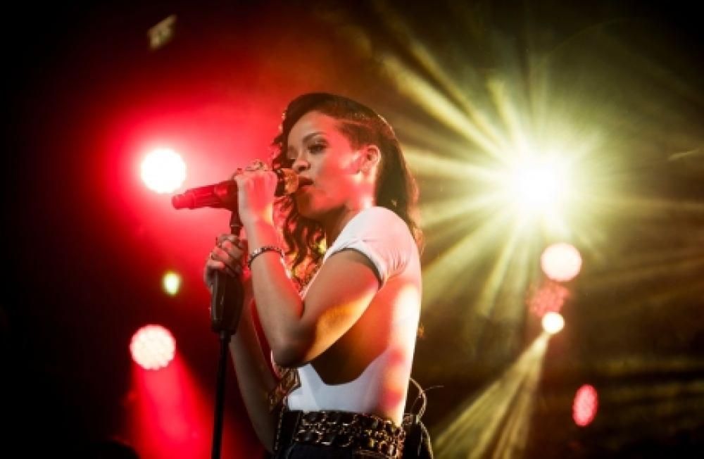 29jpg--rihanna_777_tour__stoccolma