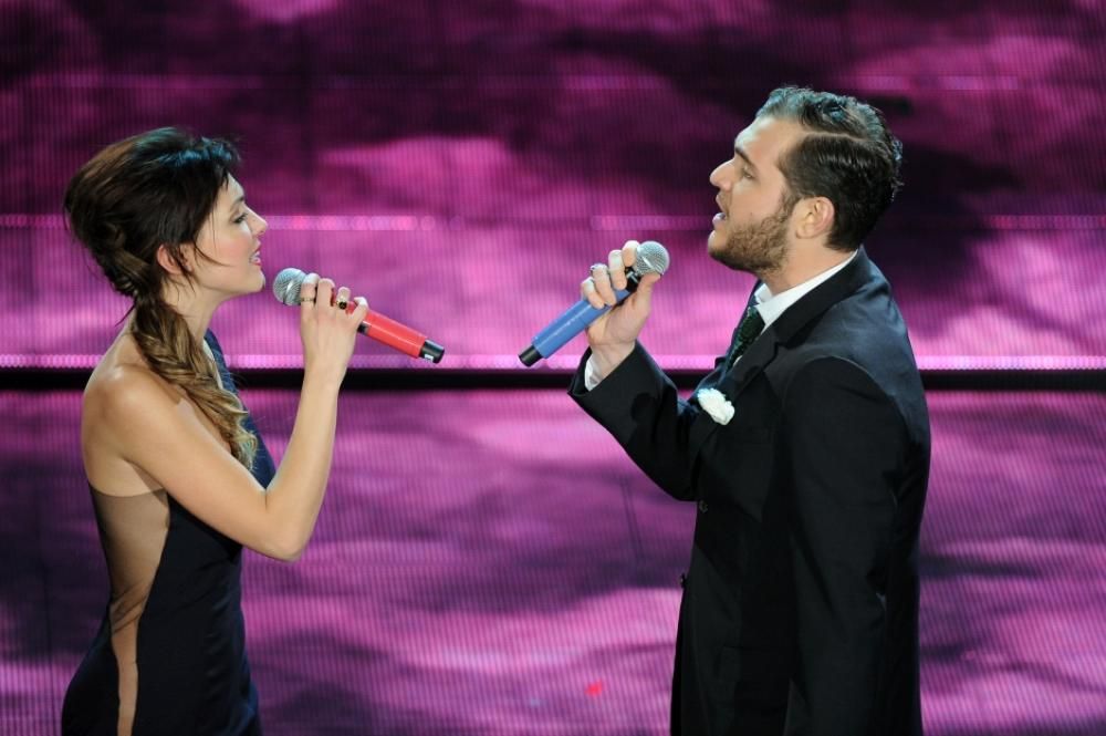 3-Renzo-Rubino-e-Simona-Molinari-duettano-sulle-note-di-Non-arrossire-un-classico-di-Gaber-1jpg--festival_di_sanremo