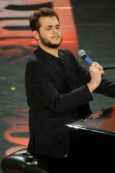 3-Renzo-Rubino-e-Simona-Molinari-duettano-sulle-note-di-Non-arrossire-un-classico-di-Gaber-4jpg--festival_di_sanremo