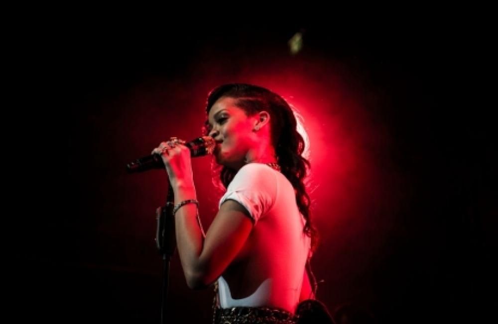 311jpg--rihanna_777_tour__stoccolma