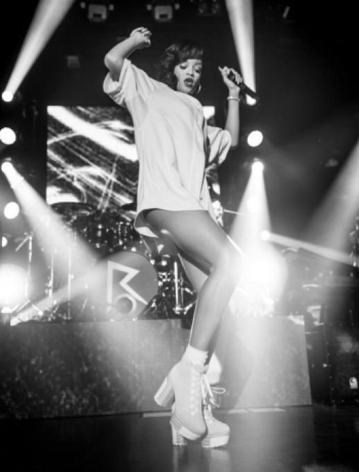 317jpe--rihanna