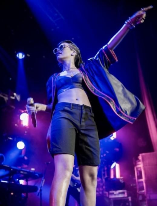 32jpg--rihanna_777_tour