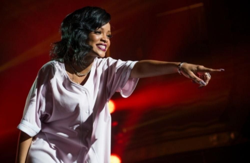 333jpe--rihanna