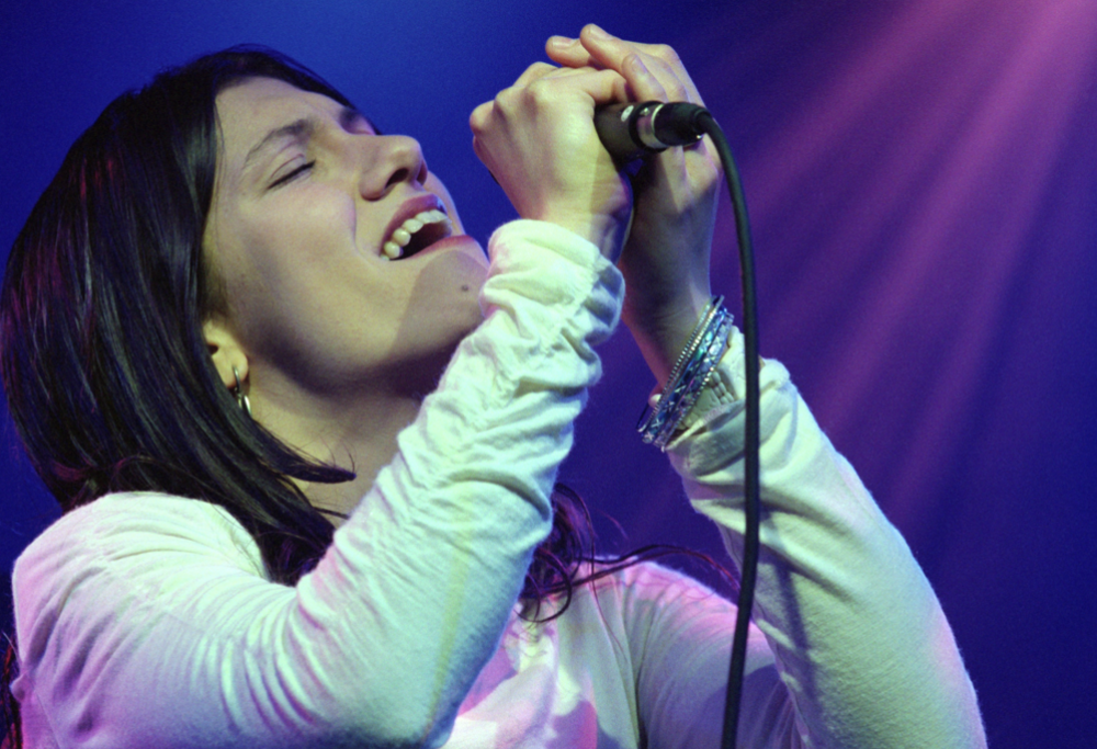 3 marzo 2001: Elisa vince Sanremo con Luce