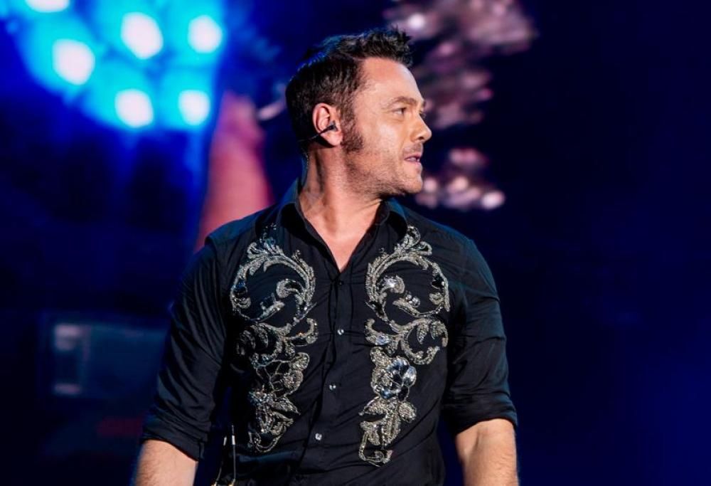 Tiziano Ferro rassicura i fan: il video