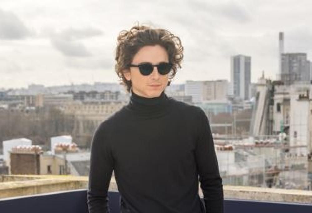 Timothée Chalamet: le prime foto nei panni di Bob Dylan mostrano una somiglianza impressionante