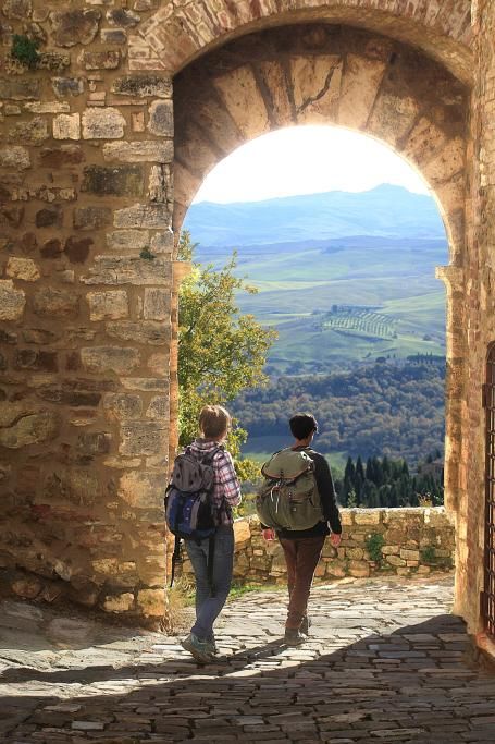 via-francigena-bagno-vignoni-alto-val-d_orcia__regionetoscana-1700133490759jpg--