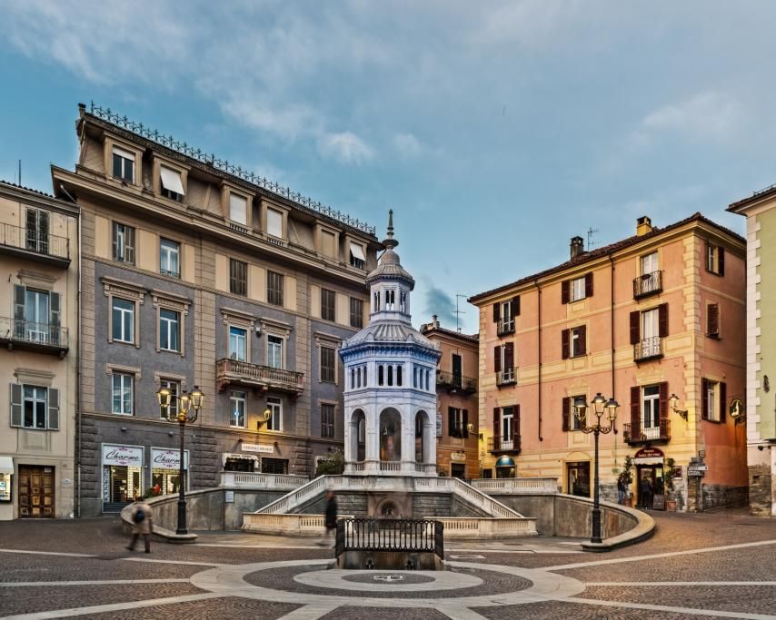 Acqui_Terme_Piazza_Bollente-1597923176379jpg--