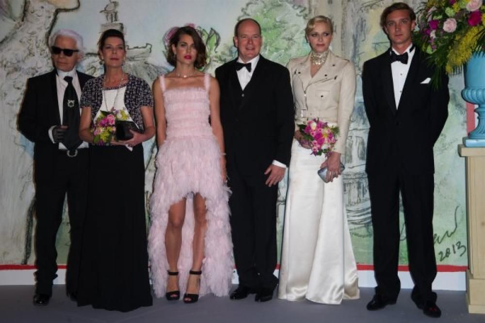 Albert_Charlene_Caroline_Charlotte_Pierre_Lagerfeldjpg--bal_de_la_rose