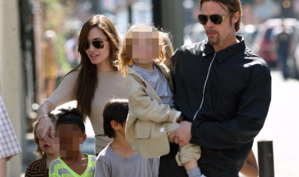 Brad-Pitt-e-Angelina-Jolie-e-la-loro-grande-famiglia_1458309517jpg--_
