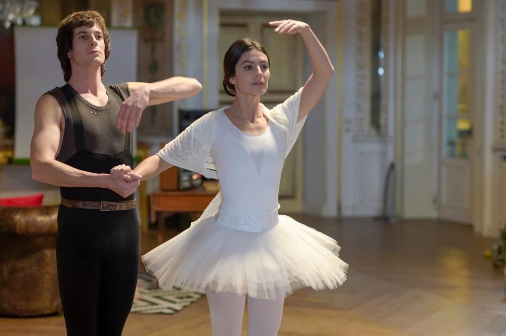 CARLA_Alessandra_Mastronardi__Leo_Dussollier__3_-1634917133228jpg--