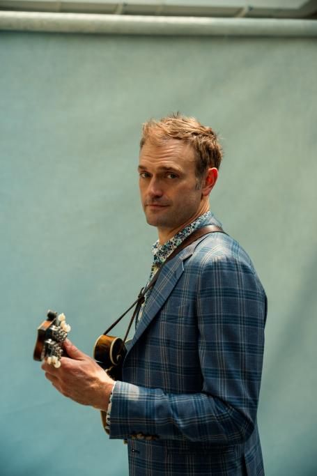 Chris_Thile-1744790346209jpg--