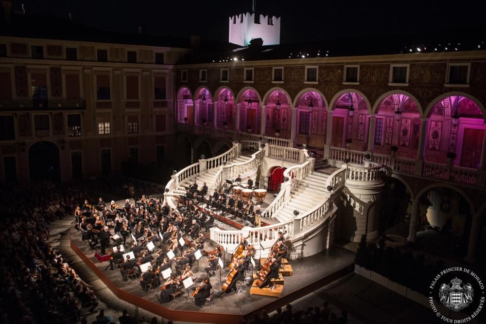 Concerto_nel_cortile_d_onore_Palais_Princier-1657703345407jpeg--