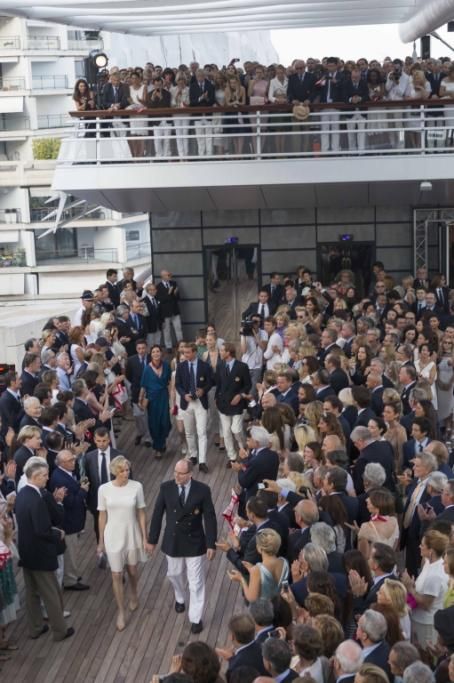 Cocktail-des-membres-GIR14cb_61084_Carlo-Borlenghijpg--_