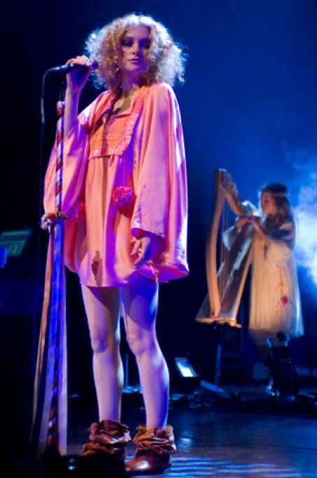 Corbis-42-19944024jpg--goldfrapp
