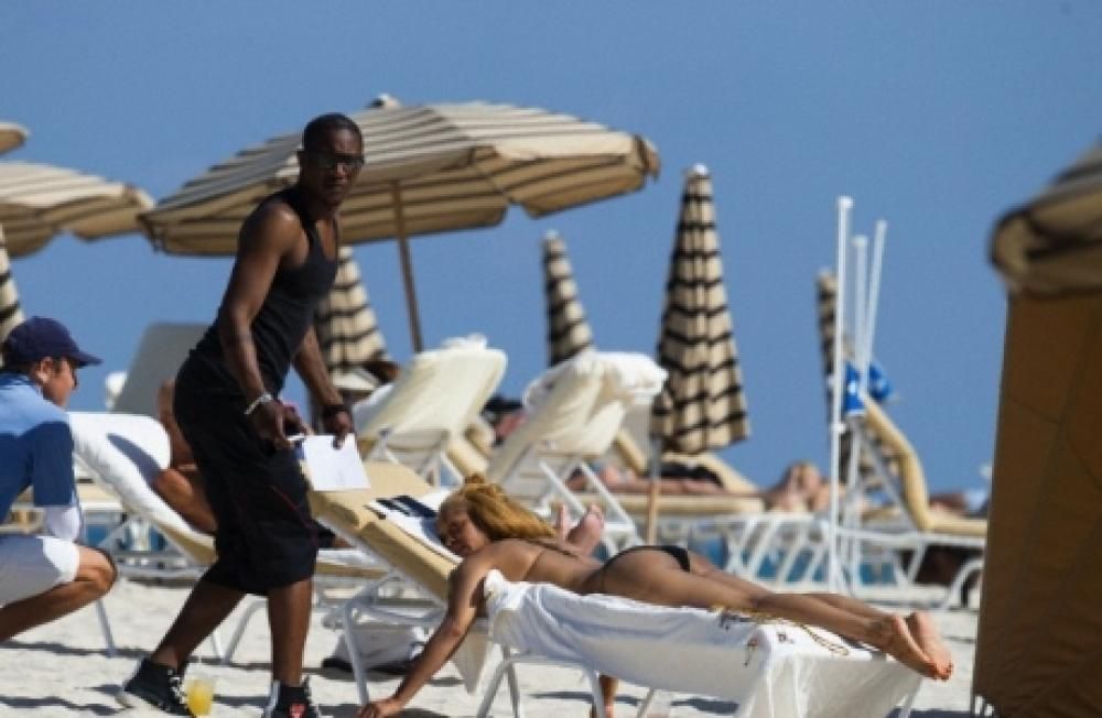 Corbis-42-45925596jpg--erykah_badu_a_miami