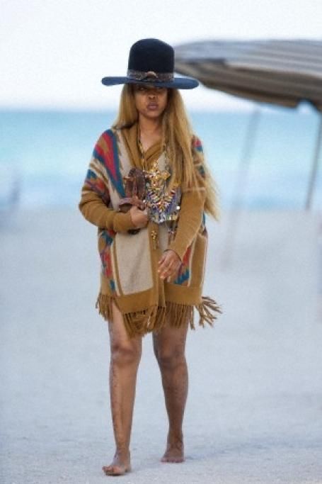 Corbis-42-45925302jpg--erykah_badu_a_miami