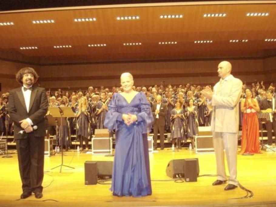 DA_SX_VS_DX_-_FRANCESCO_ZARBANO_KATIA_RICCIARELLI_ALESSANDRO_POZZETTOjpg--italian_gospel_choir