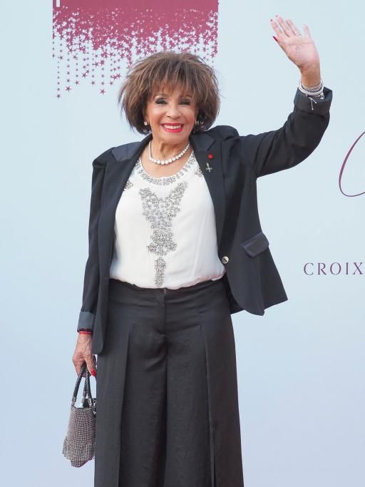 Dame-Shirley-Bassey_Palais-Princier-SBM-1626677252153jpg--