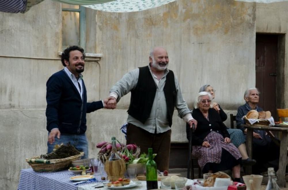 ENRICO_BRIGNANO_E_BURT_YOUNG_IN_CI_VEDIAMO_DOMANI_1jpg--enrico_brignano