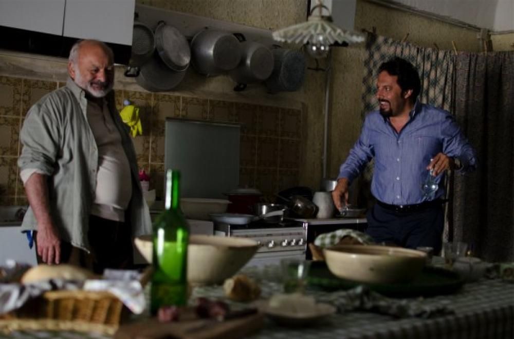 Enrico_Brignano_e_Burt_Young_in_CI_VEDIAMO_DOMANIjpg--enrico_brignano