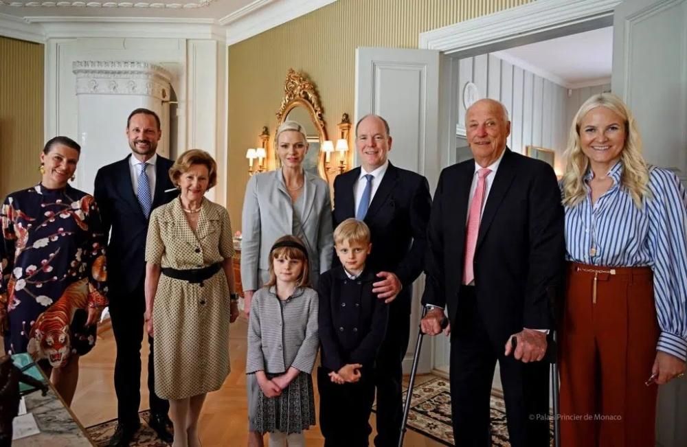 _Eric_Mathon__Family-Palazzo_del_Principe__Sven_Gj_Gjeruldsen__The_Royal_Court_of_Norway-1656058750398jpg--