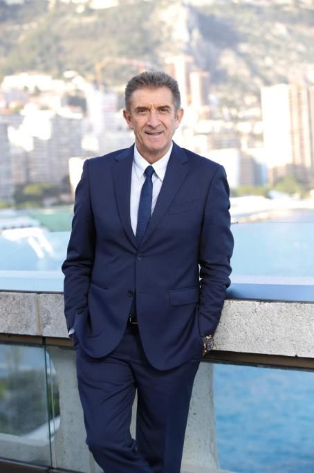 Ezio_Greggio_Montecarlo_Film_Festival_de_la_Comedie_-_foto_di_Riccardo_Ghilardi-1731924606679jpg--