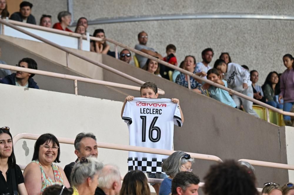 Fan_di_Leclerc_star_team_2023JM_Follete_Star_Team-1684918402883JPG--