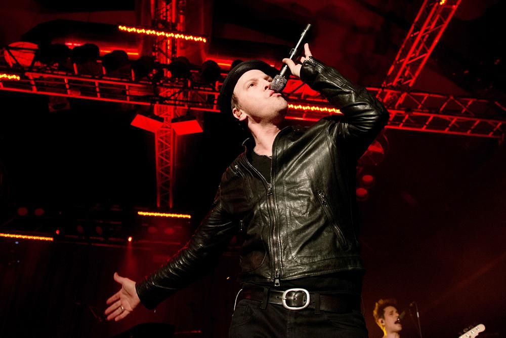 Gavin-Degraw_Fabio-Izzo-photography_35jpg--gavin_de_graw